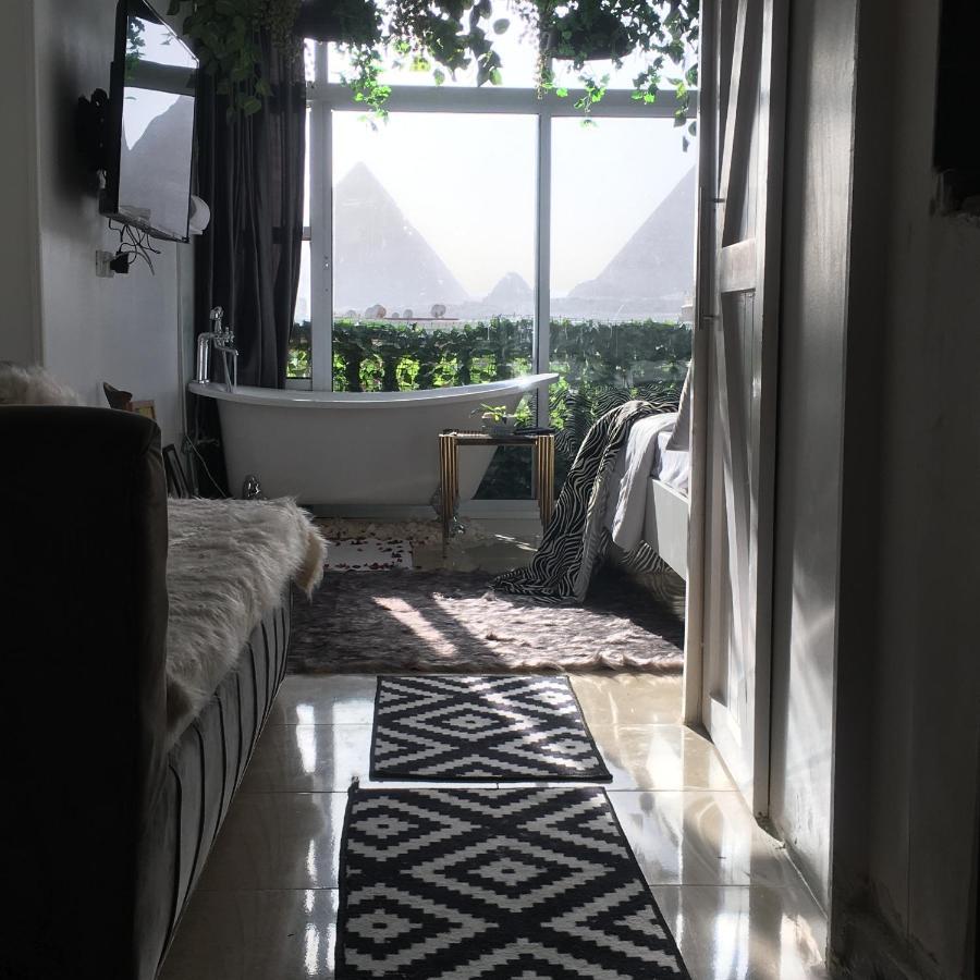 Pharaoh Pyramids View Apartment *